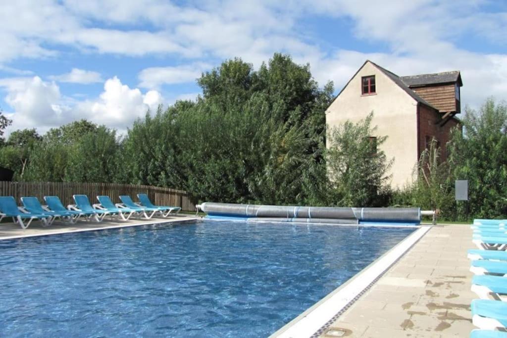 Blueberry Cottage - Lower Mill Estate Somerford Keynes Eksteriør billede